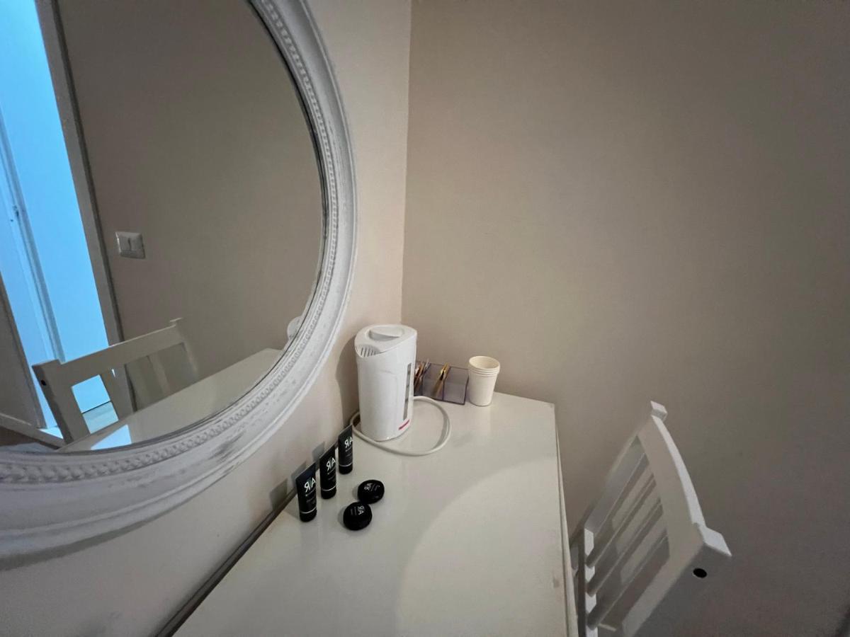 Hello Home Guesthouse Рим Екстериор снимка